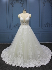 WT4512 2024 new quality luxury lace Royal wedding dress, neckline with exquisite pearls,zipper and button